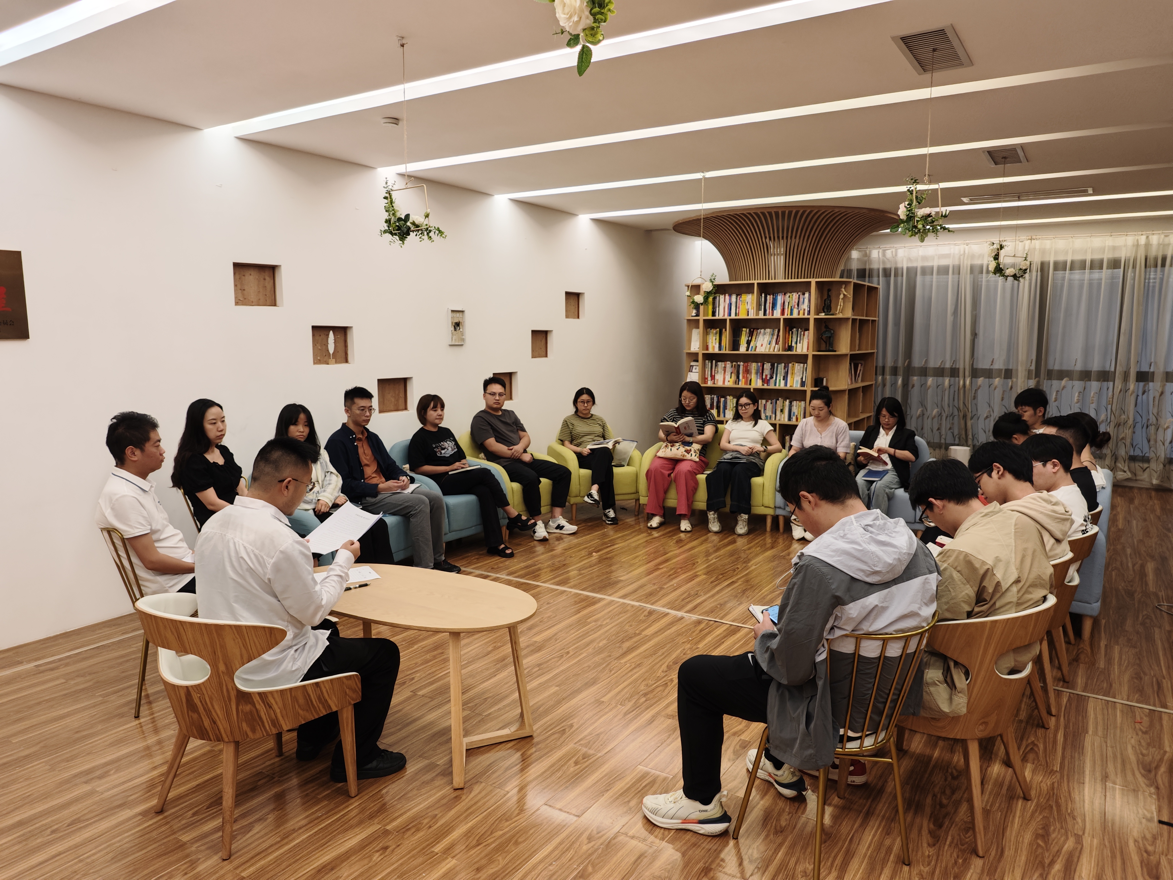 黔通智聯(lián)公司工會(huì)、團(tuán)總支聯(lián)合開(kāi)展“閱讀紅色經(jīng)典，不忘奮斗初心”主題活動(dòng)